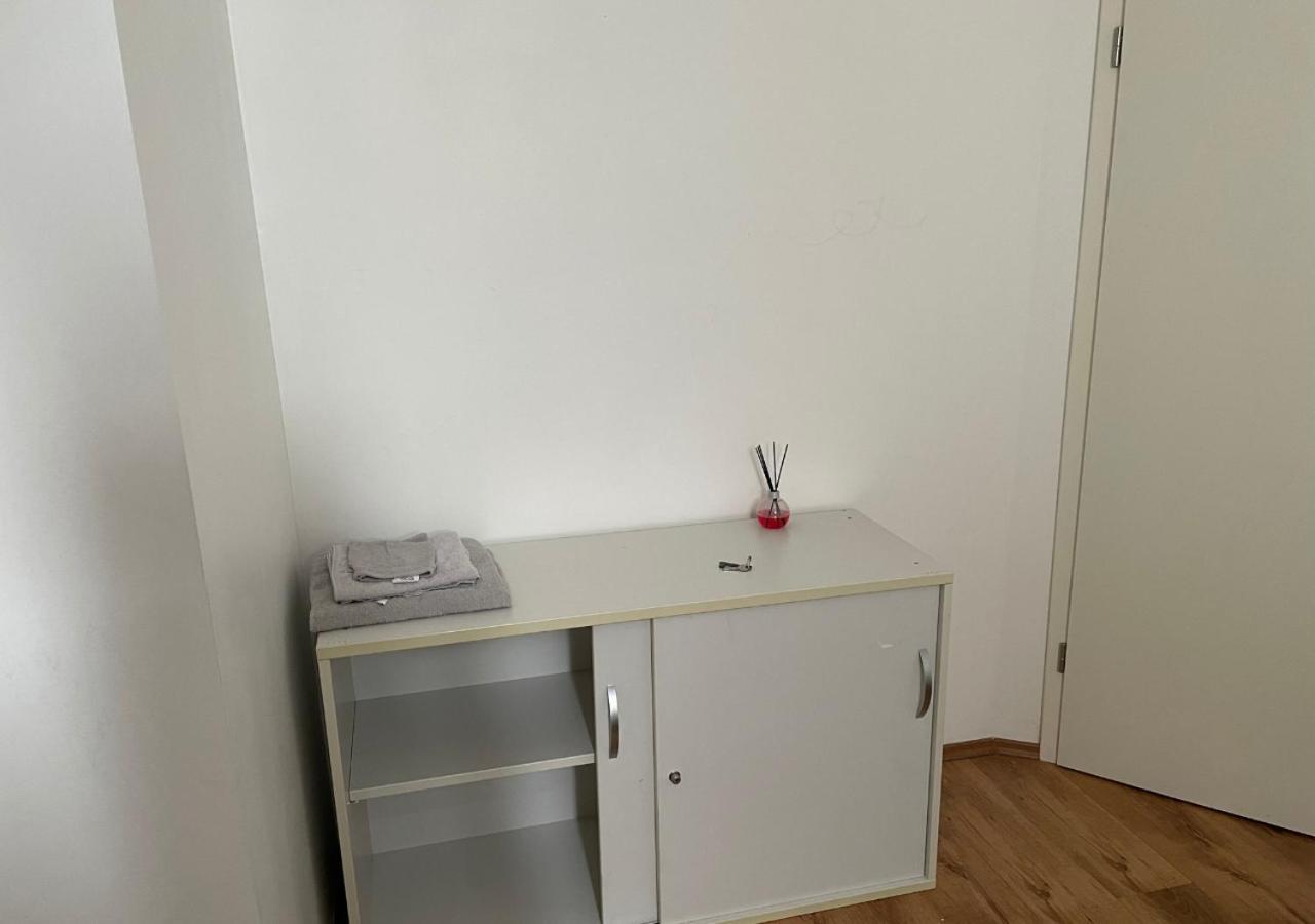 Le Wolf - 1 Chambre Privee Dans Un Appartement - 5Mn Tram Du Centre Ville - 15Mn Tram Gare Tgv Mulhouse - Wifi - Parking Esterno foto